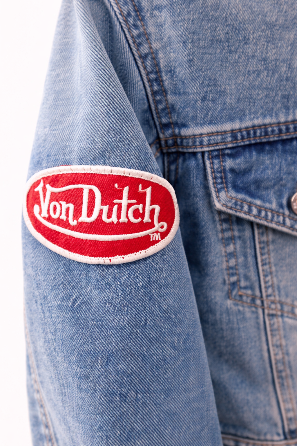 Von Dutch Women’s Cropped Denim Jacket Y2K Logo Patch Blue Jean Trucker Jacket Size M