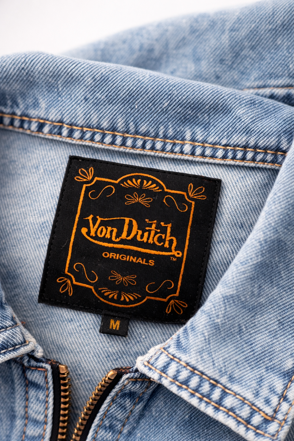Von Dutch Women’s Cropped Denim Jacket Y2K Logo Patch Blue Jean Trucker Jacket Size M