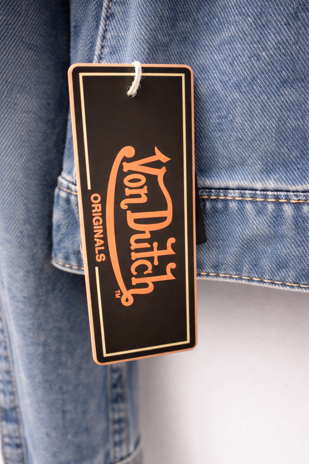 Von Dutch Women’s Cropped Denim Jacket Y2K Logo Patch Blue Jean Trucker Jacket Size M