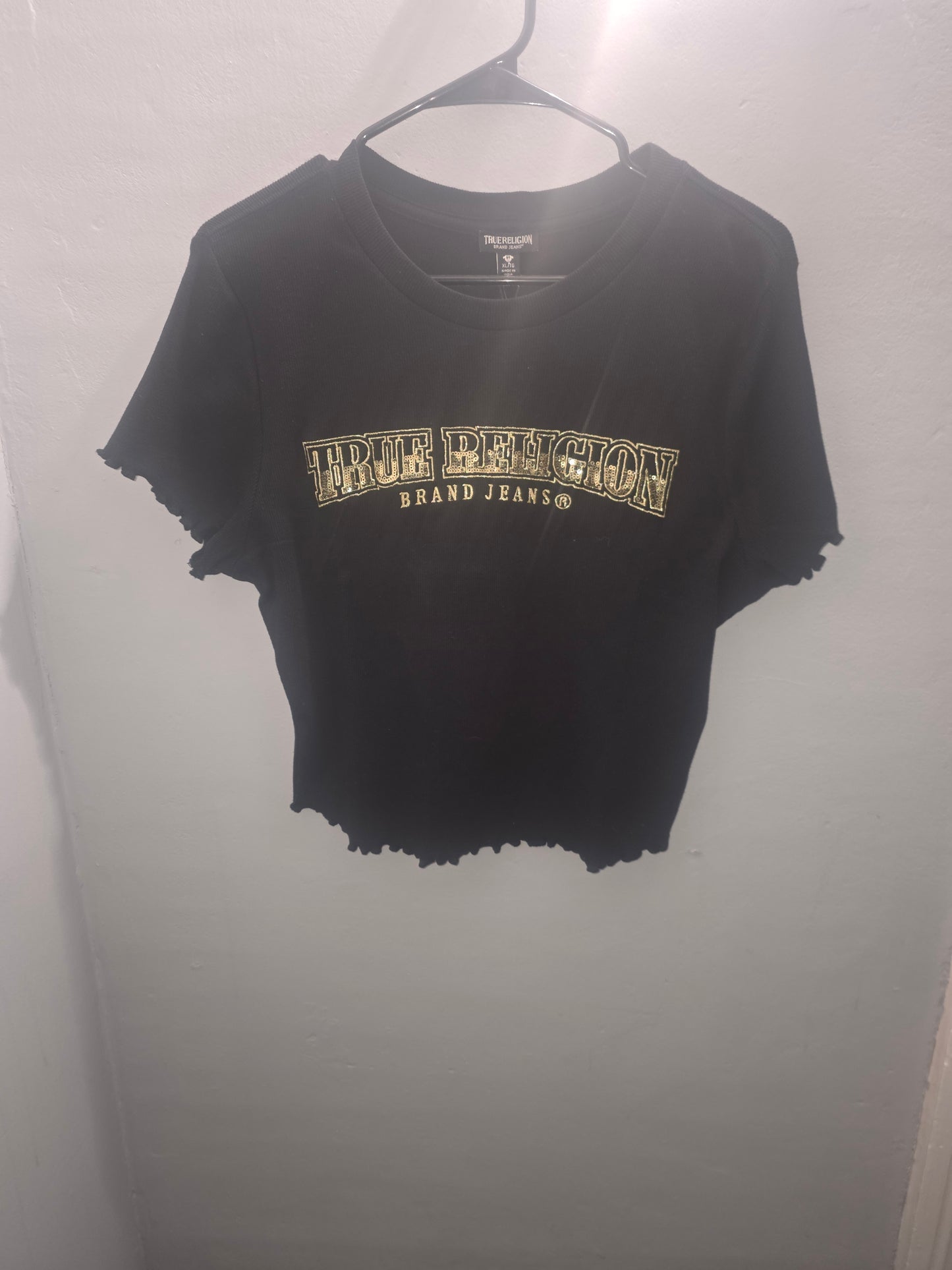 True Religion Black Cropped T-Shirt – Gold Logo Graphic Tee | Y2K