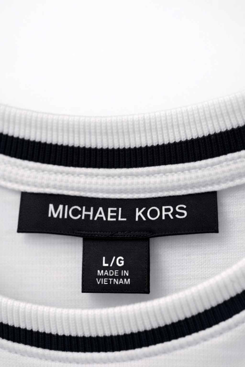 Michael Kors White Logo T-Shirt Men’s Large – Designer Cotton Crewneck Short Sleeve Tee